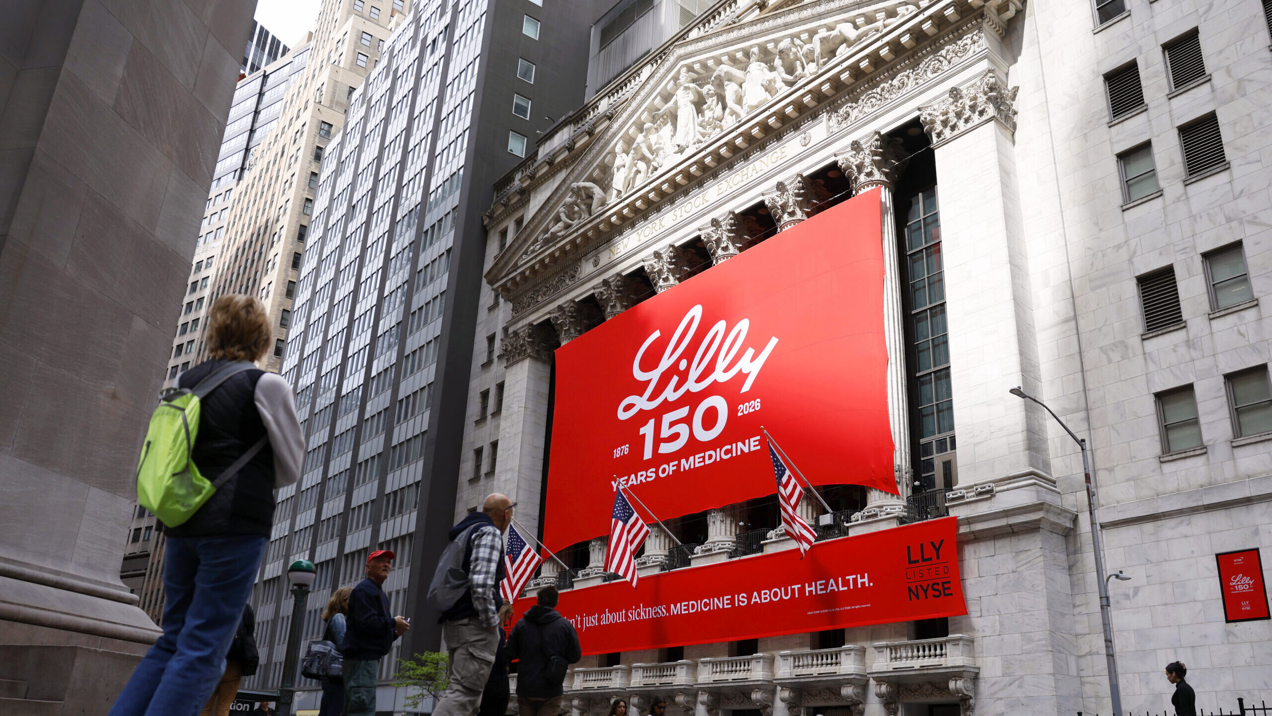 Photo of an Eli Lilly banner hanging outside the entrance of the New York Stock Exchange.