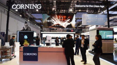 Corning Hits Record High After Signing Up AI Clients