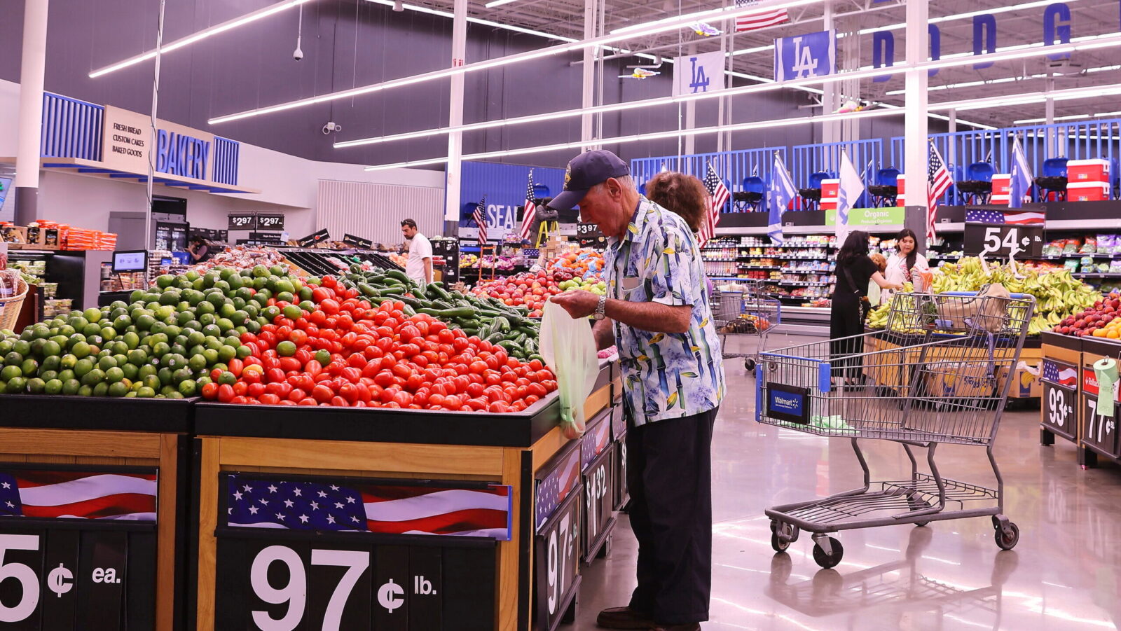 Walmart Rattles Investors with Slowing Sales-Growth Forecast