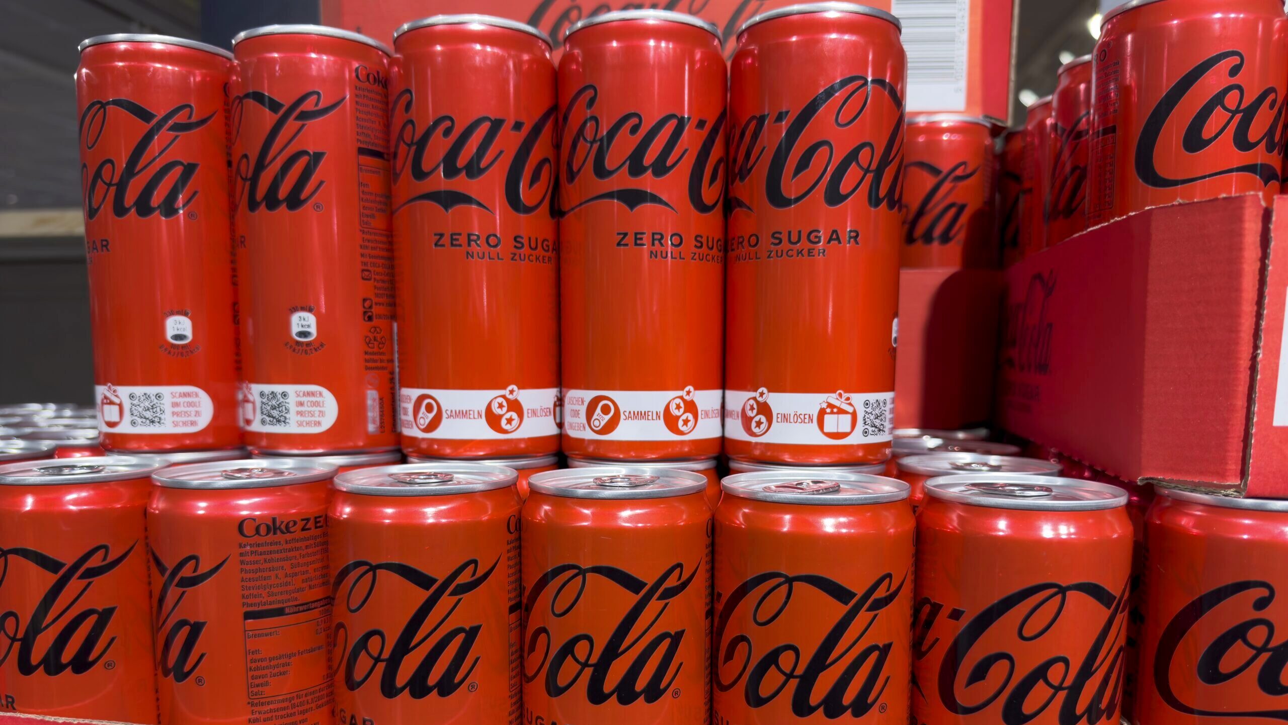 Photo of cans of Coca-Cola Zero.