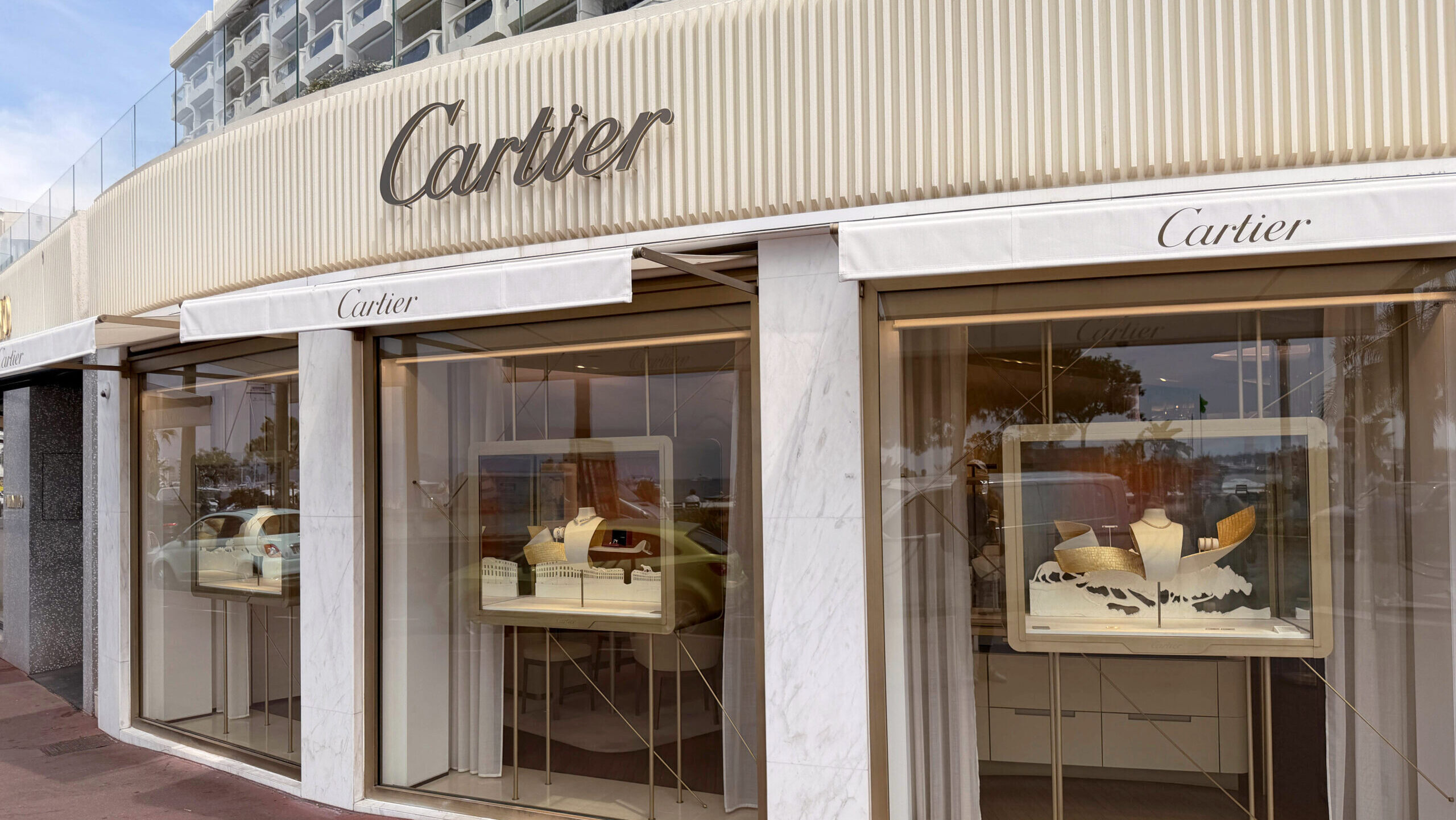 Photo of a Cartier storefront.