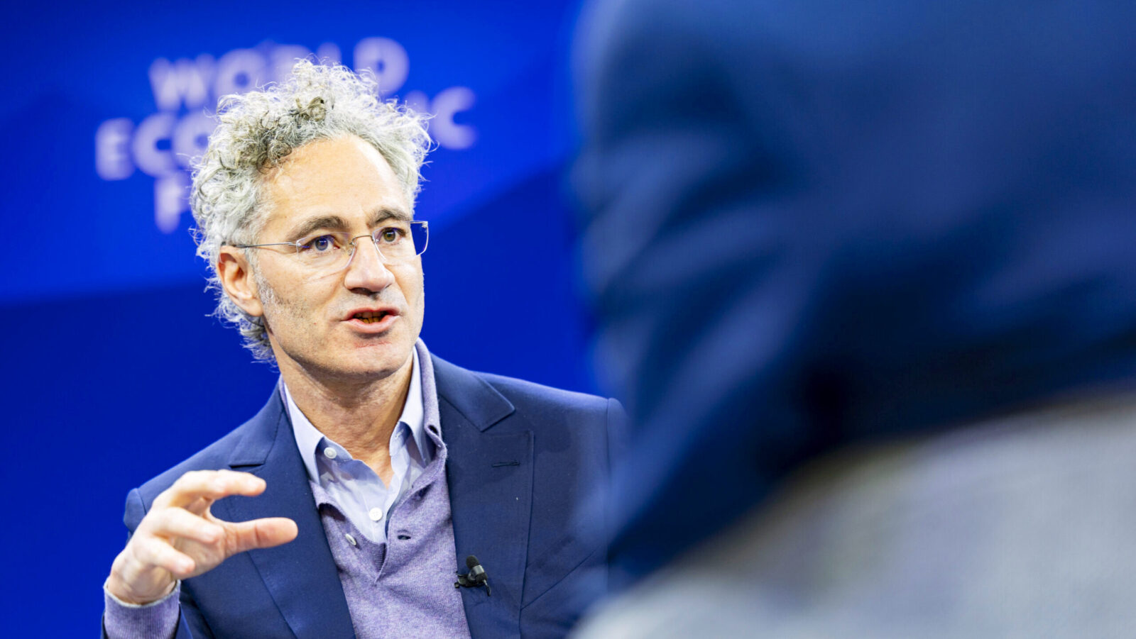 Can Palantir’s Sizzling Growth Win Over Market Bears?
