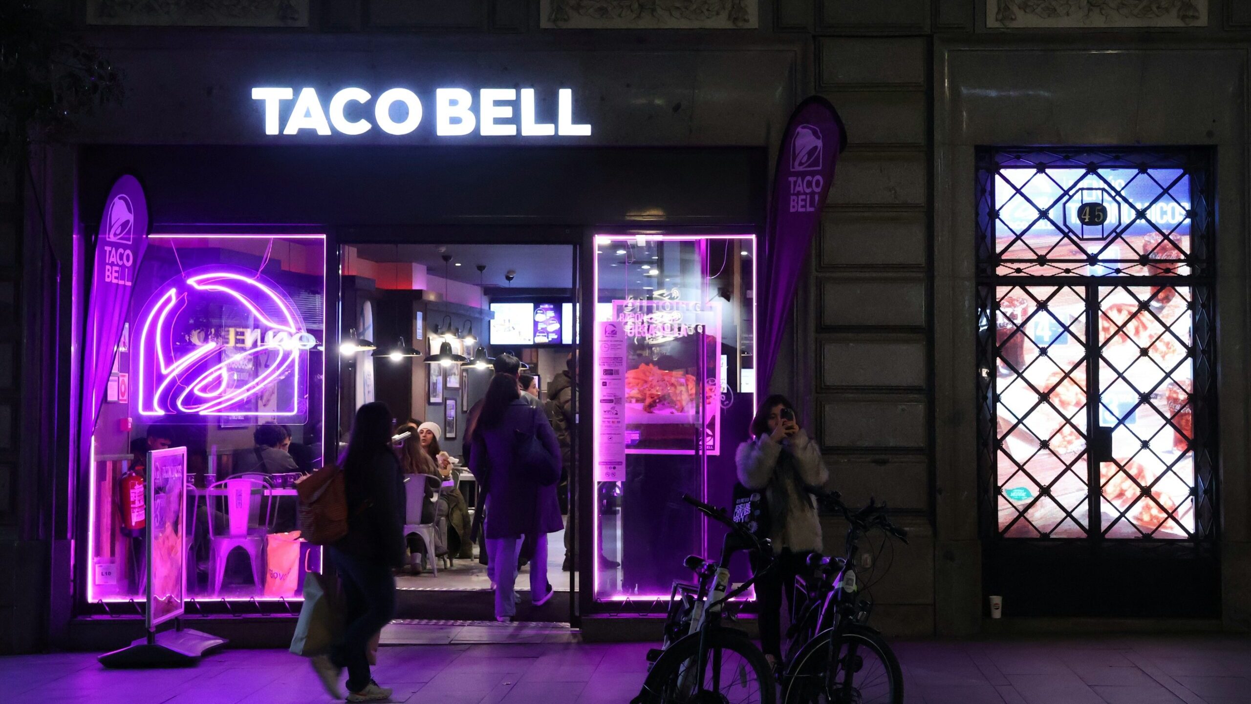 Cyclospora Parasite Sours Sales Outlook for Taco Bell Parent