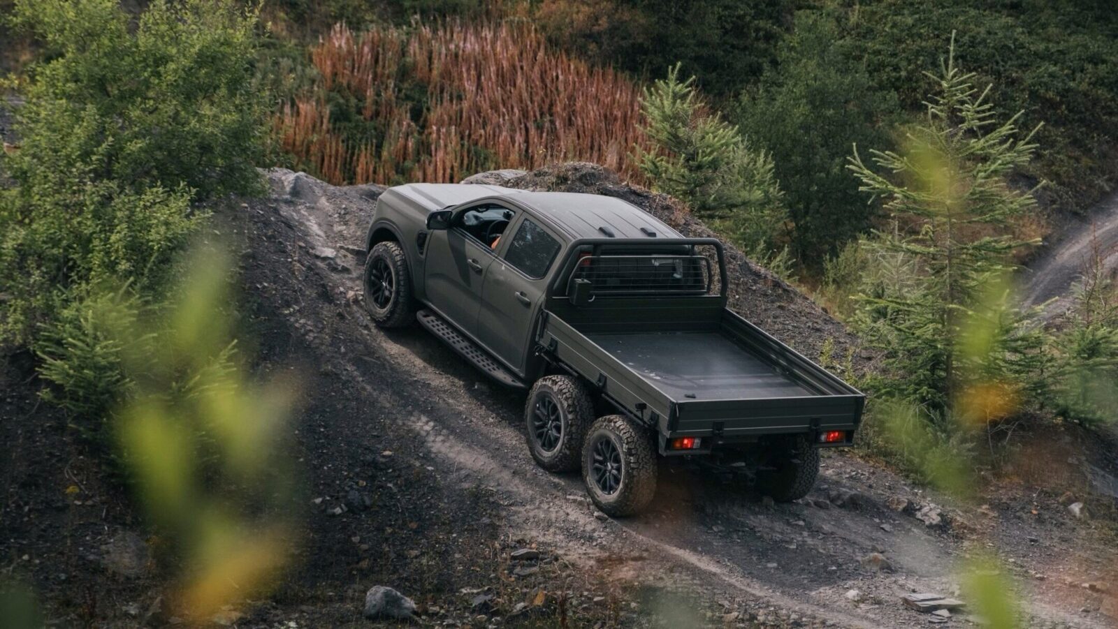 Ford, GM Face Off Overseas in Bids to Build British Army’s Next-Generation Vehicle