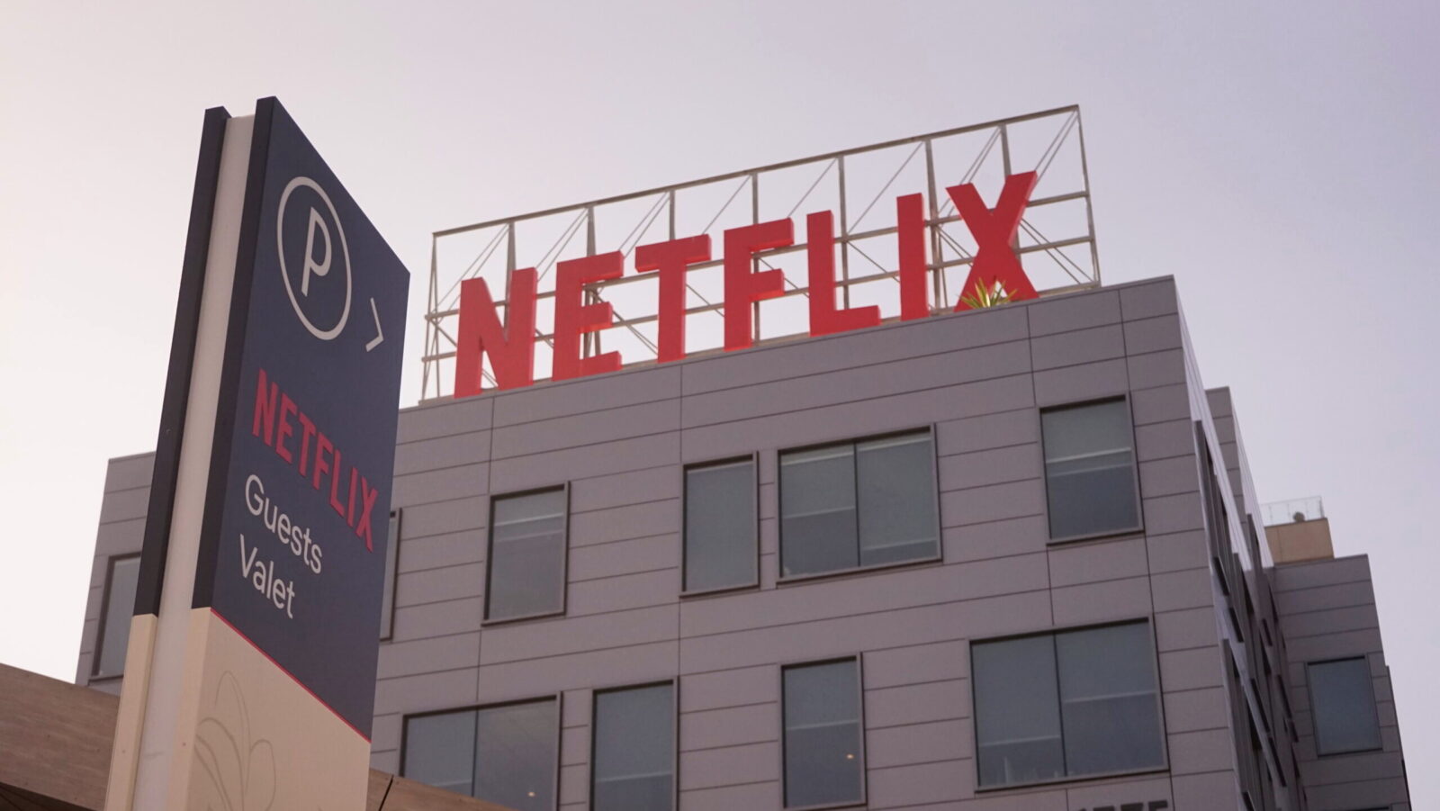 Netflix Struggles to Regain Engagement Momentum, Escape YouTube’s Shadow