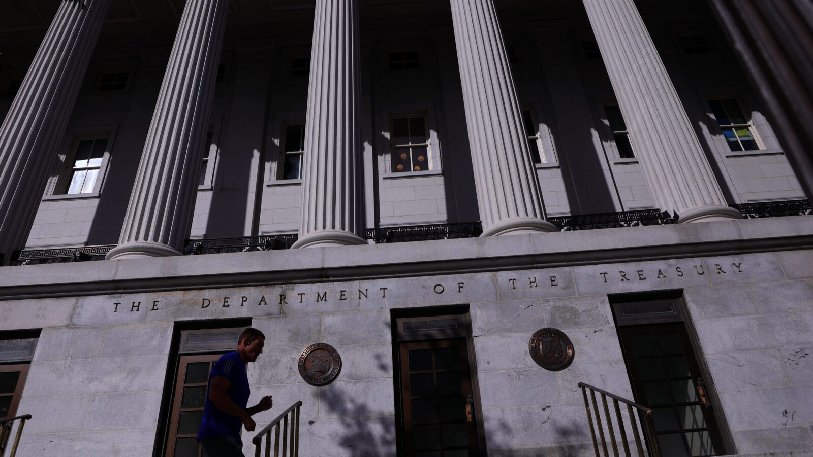 Brisk $39 Billion Treasury Auction Offers Bond Market Breather